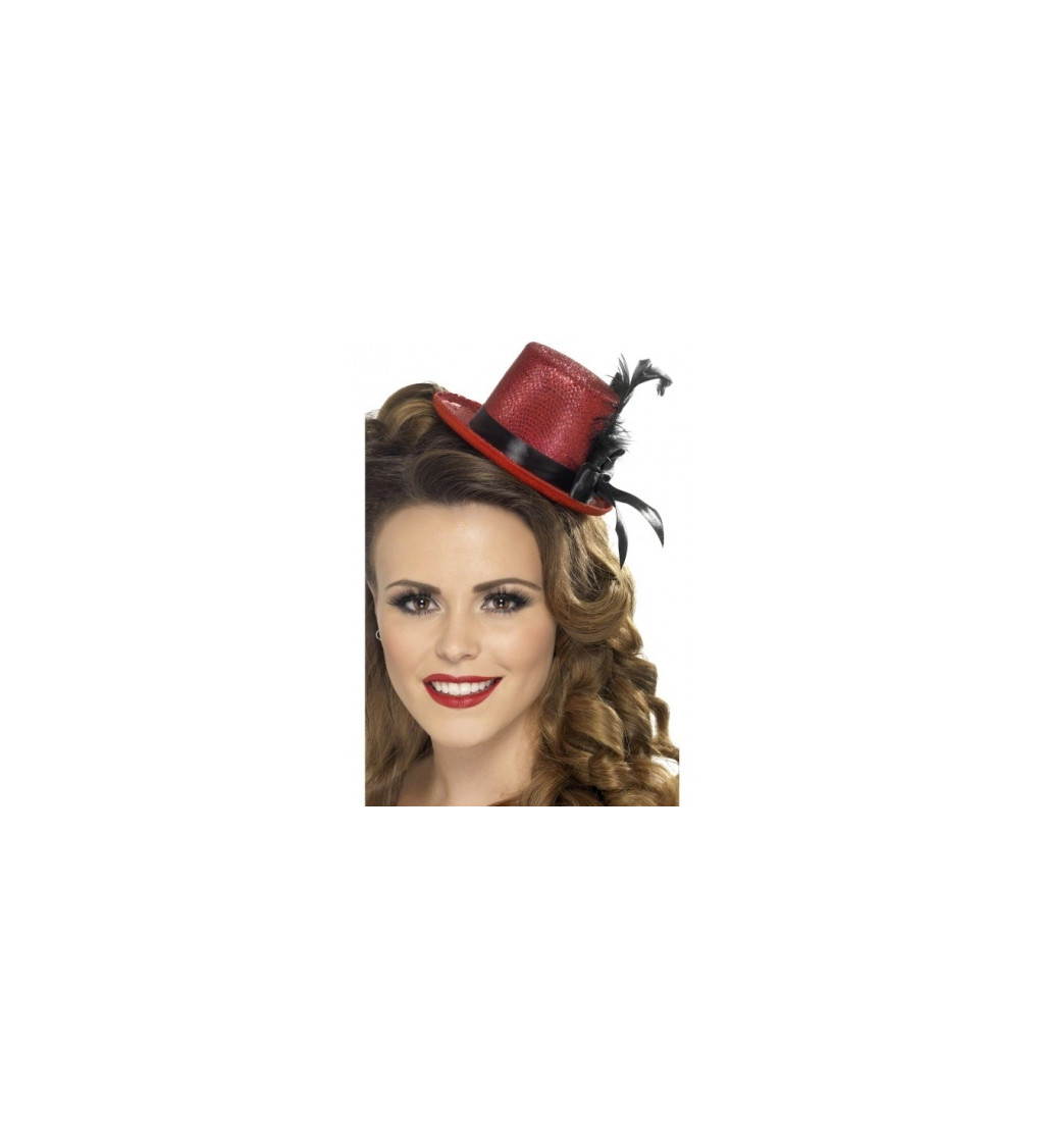 Malý klobouček - červený s peřím