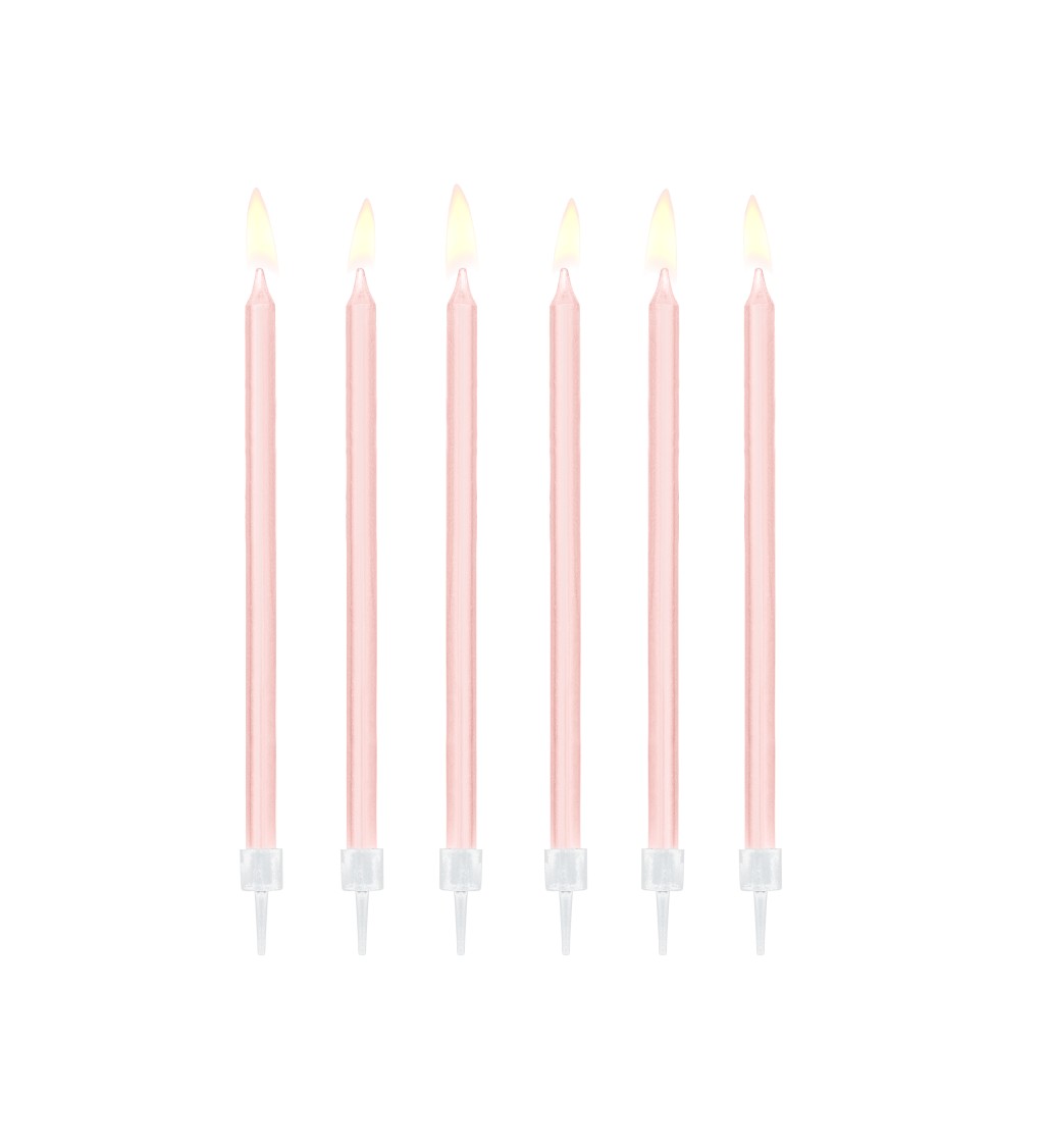 Svíčky v světle růžové barvě