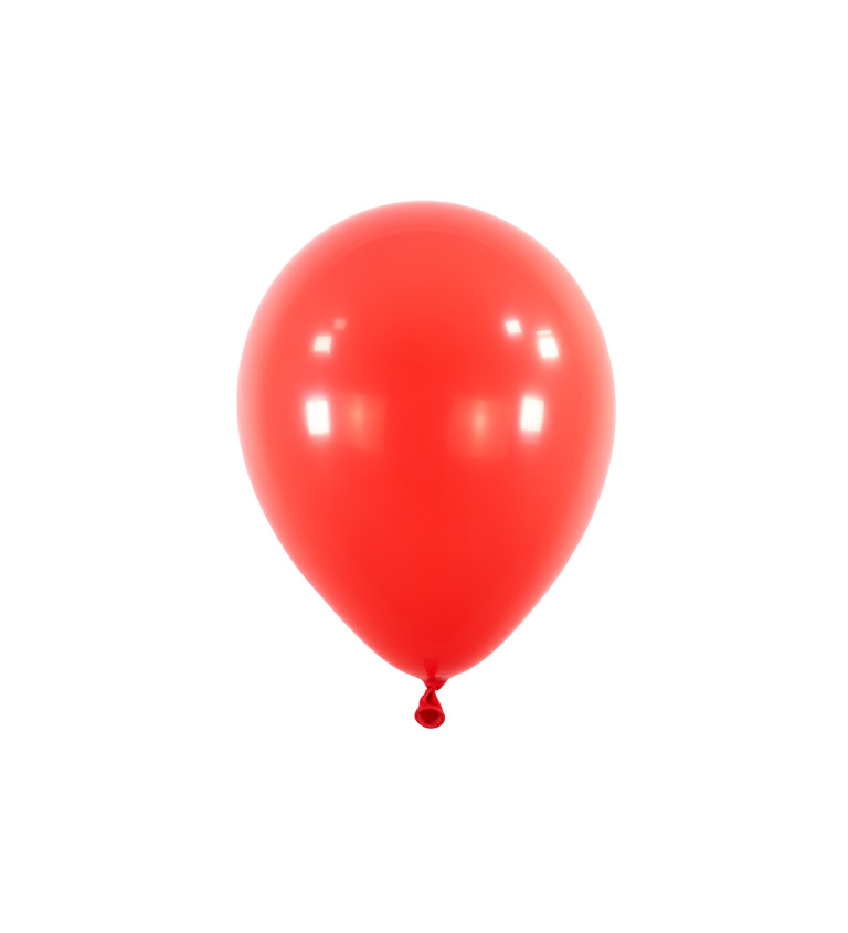 Světle červené balóny